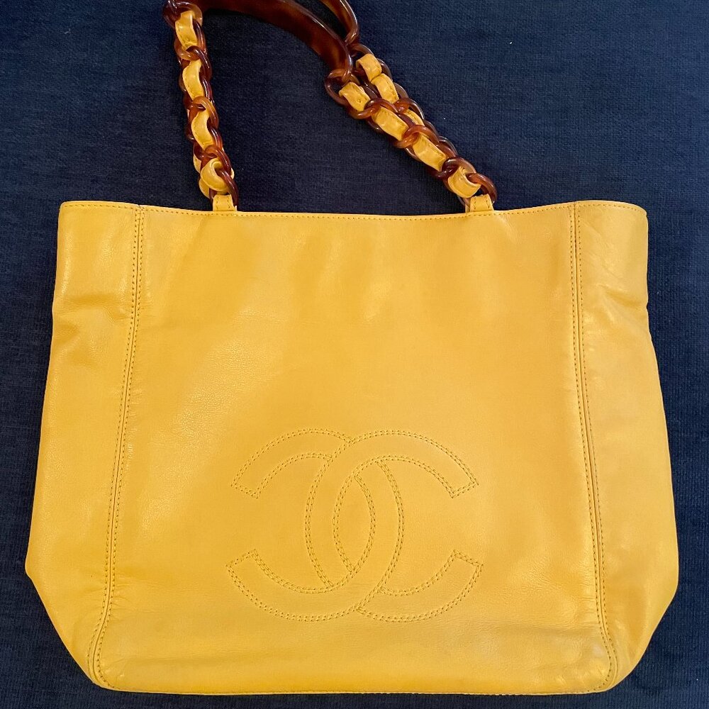 CHANEL TORTOISE HANDLE MEDIUM TOTE